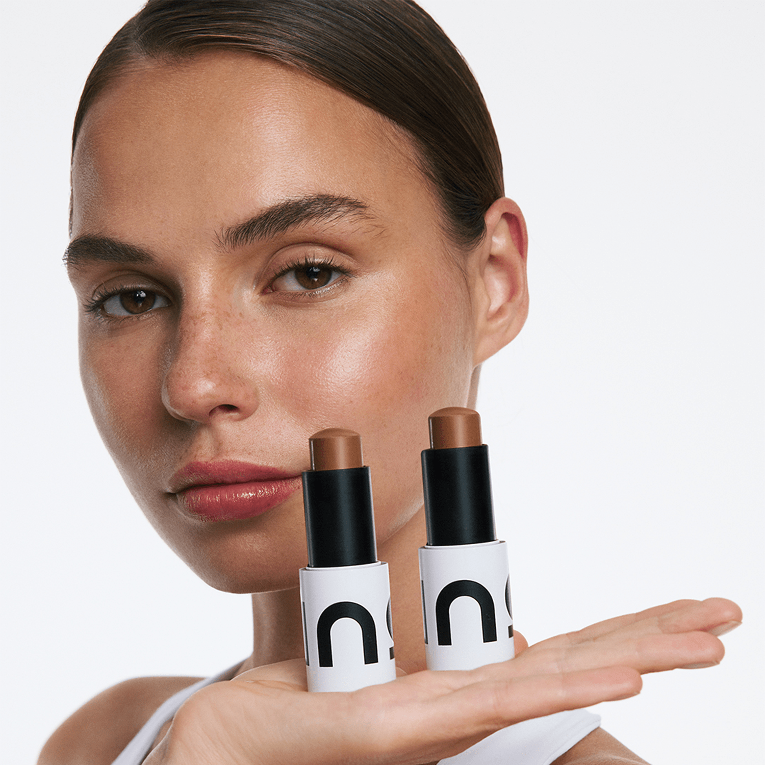 Catch Sculpt Bronzer Stick - Sand - INO Beauty UK